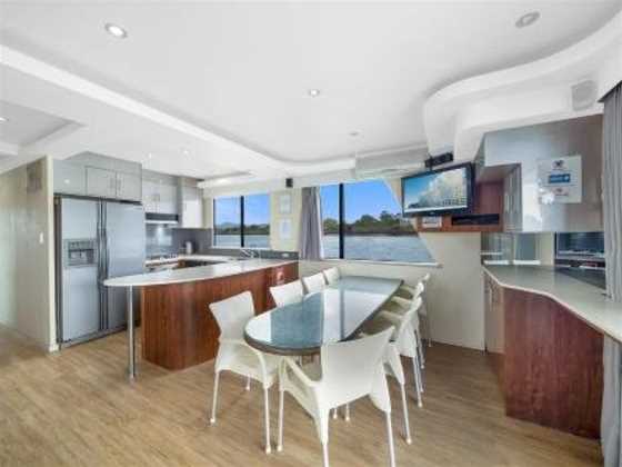 Coomera Houseboats