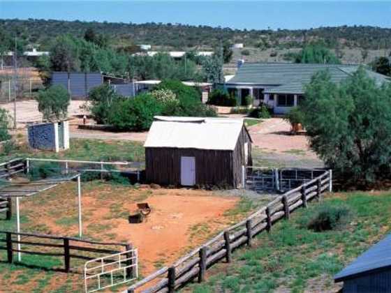 Bond Springs Outback Retreat