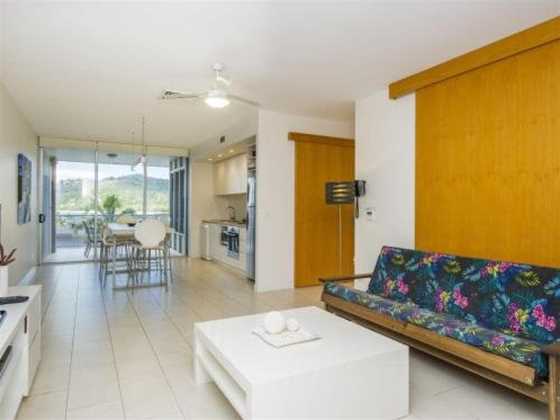 1 Bright Point Apartment 1405