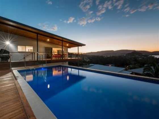 Viewpoint Holiday Home - Cannonvale