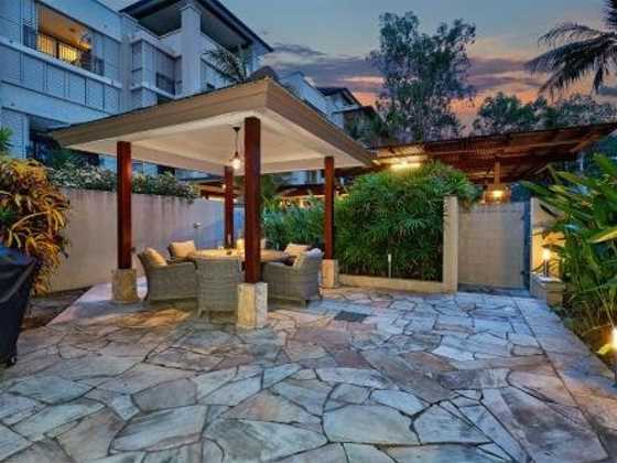 Palm Cove Courtyard Villa 120