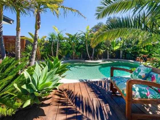 Como Palm Retreat - Tropical Oasis