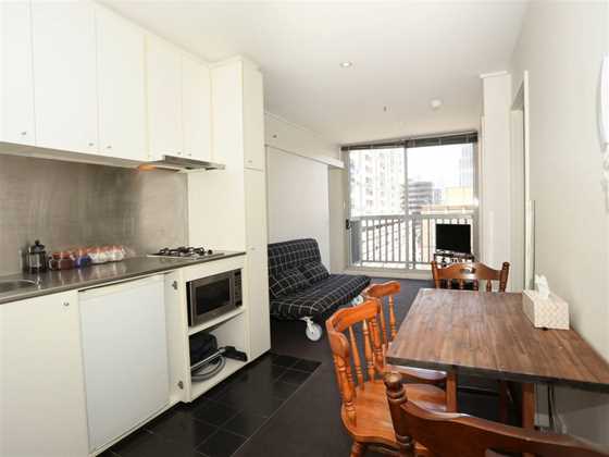 2 Beds 1 Bath beside QV Melbourne