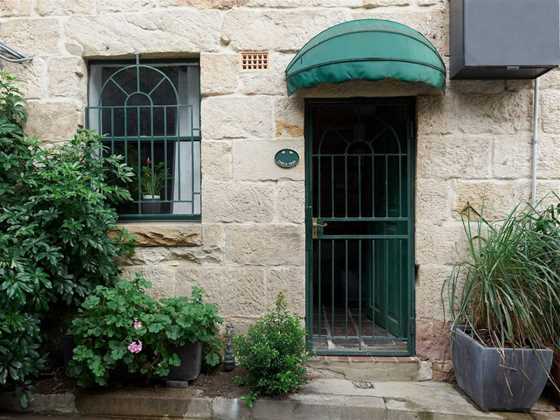 Heritage Listed Sandstone Cottage