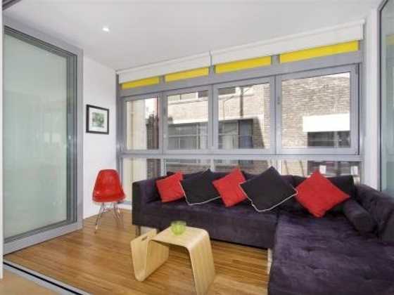 Little New York on Riley - Executive 1BR Darlinghurst Apartment with New York Laneway Feel