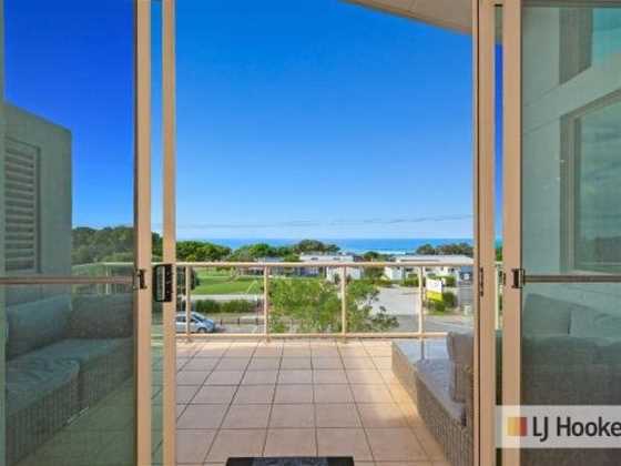 EXCLUSIVE OCEAN VIEW PENTHOUSE ON MARINE PARADE