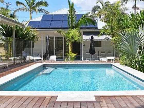Byron Palms Guesthouse (Adults-Only)