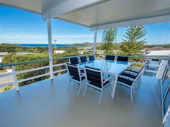 Fingal Bay Beach House, 32 Lentara Street