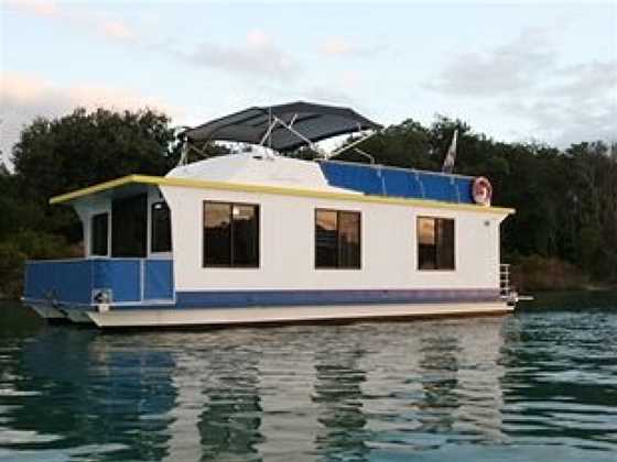 Boyds Bay Houseboat Holidays