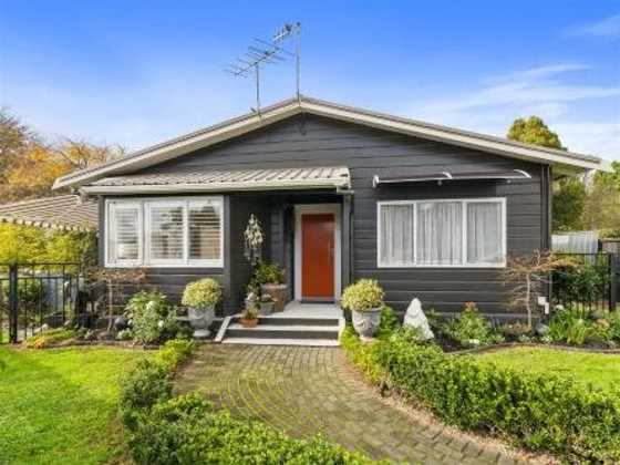 Moana Cottage - Rotorua Holiday Home
