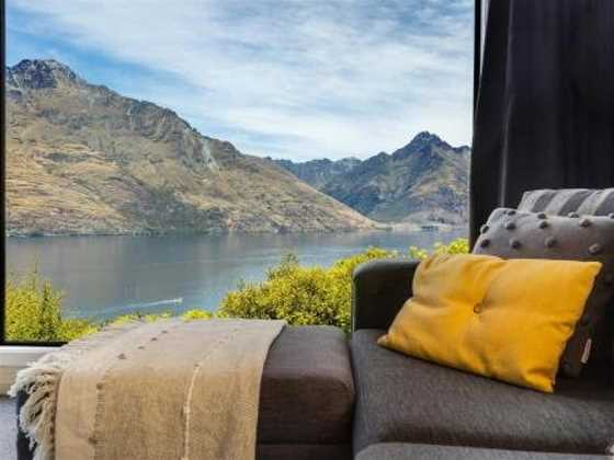 The Alpine - Close to Central Queenstown ** NEW **