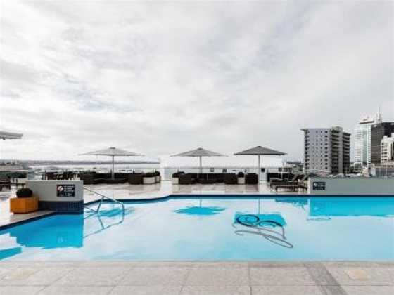 Heritage Apartments - Auckland CBD - Rooftop pool, spas, gyms & saunas