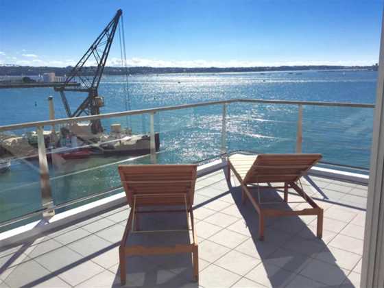 2 Bedroom SubPenthouse and Panoramic Water Views