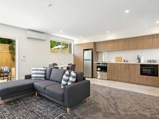 Central Hideaway - Christchurch Holiday Home