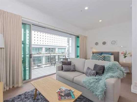 Princes Wharf - Luxury Studio Apartment