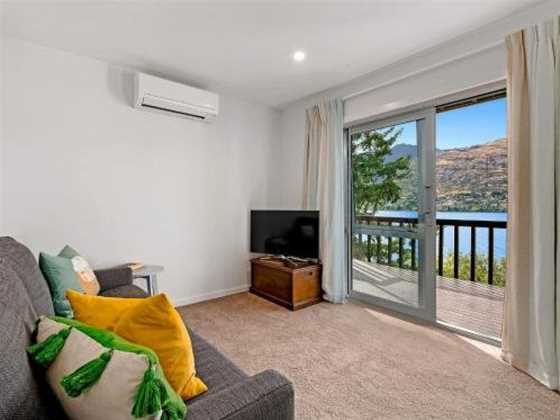 Queenstown Lakefront 1 Bed