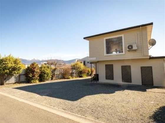 Parklane House - Te Anau Holiday Home