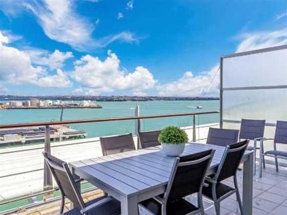 Princes Wharf - Luxury Waterfront Penthouse