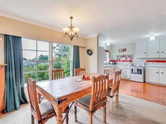 Rustic 2BR near Mission Bay with Garden Views