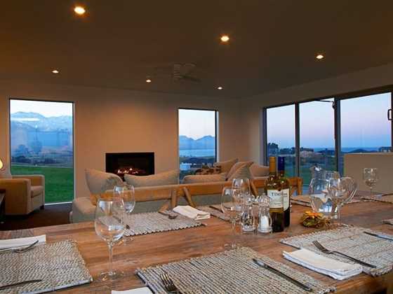 Shearwater Holiday Home by Kaikoura Holiday Home