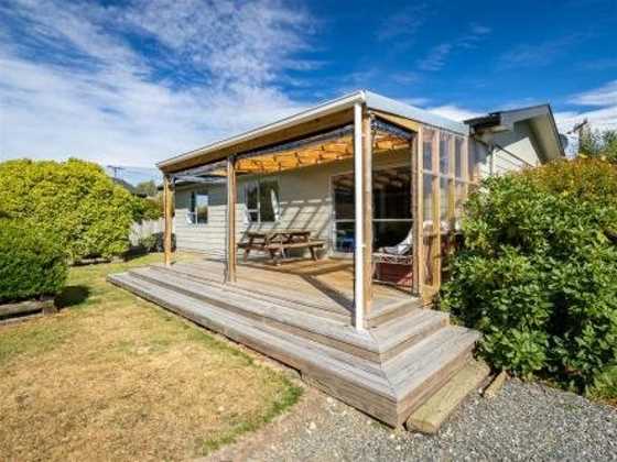 Takahe Cabin - Te Anau Holiday Home