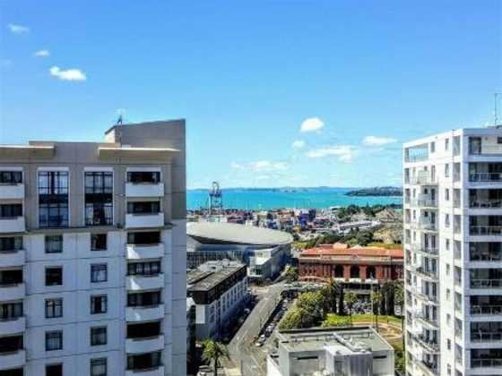 G 180 City Harbour View 2 bedder x 2 bath Apt