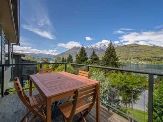 Gold Rush Vista - Queenstown Holiday Home