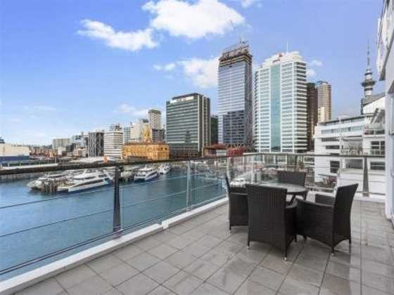 Princes Wharf Water Front 2 Bed Rooms Apartment Stay