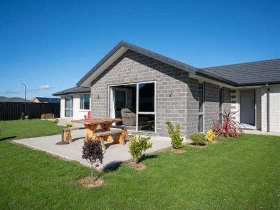 Relax on Rodeo - Te Anau Holiday Home