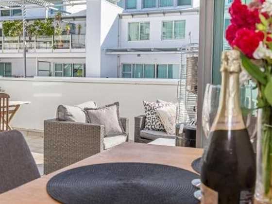 Premium 1BR Apartment at Princes Wharf