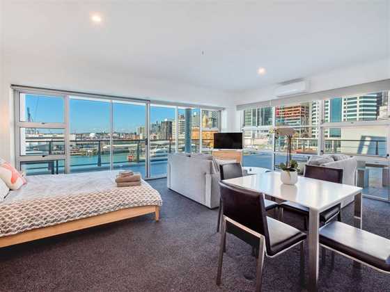 Stunning Harbour & City View Studio l AIRCON & WIFI