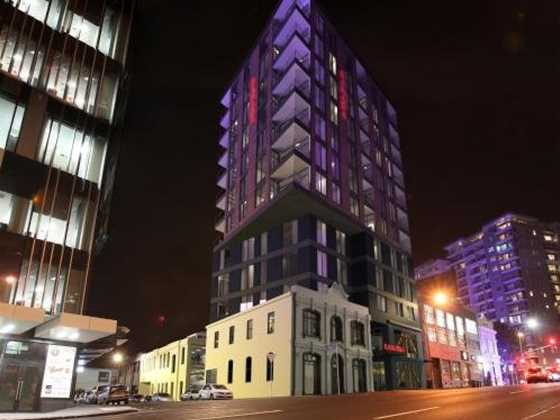 Ramada Suites Victoria Street West