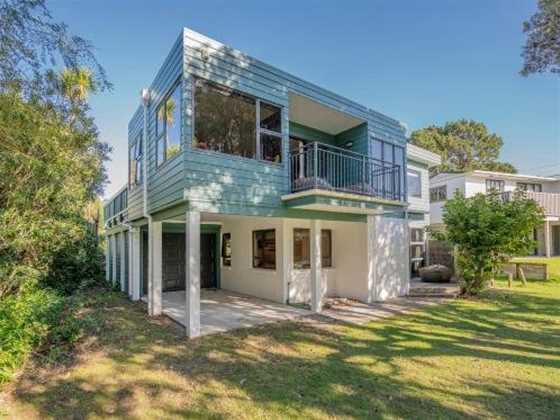 Patuwai Paradise - Whangamata Holiday Home