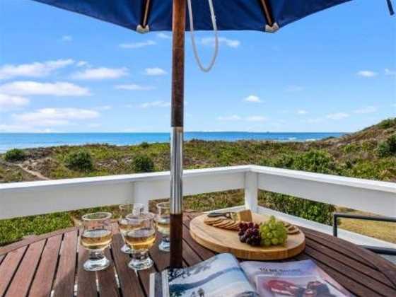 Oceanside Bach - Mount Maunganui Holiday Home