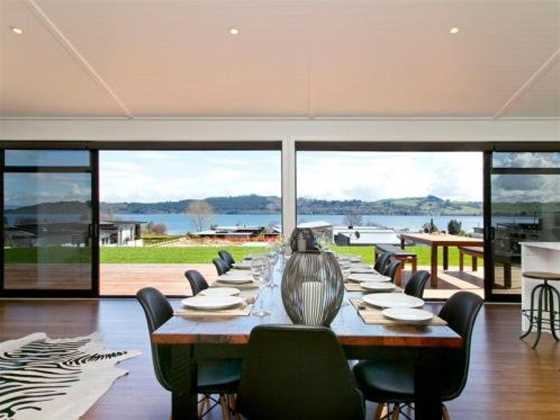 Lakeside Estate - Rainbow Point Holiday Home