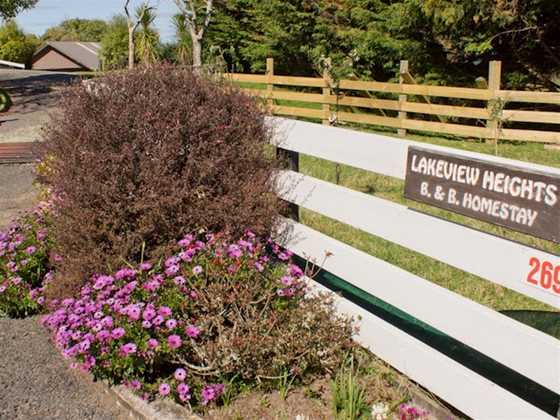Lakeview Heights B&B Farmstay