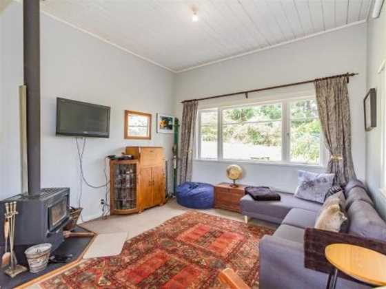 The Red Rooster Cottage - Raurimu Holiday Home