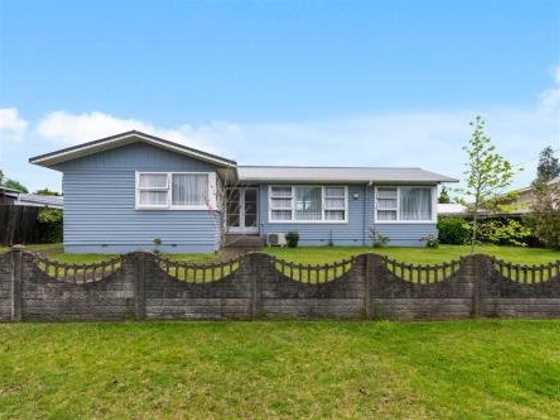 Fenton Retreat - Rotorua Holiday Home