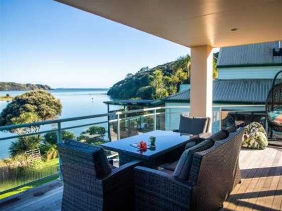Soul Retreat - Cable Bay Holiday Home