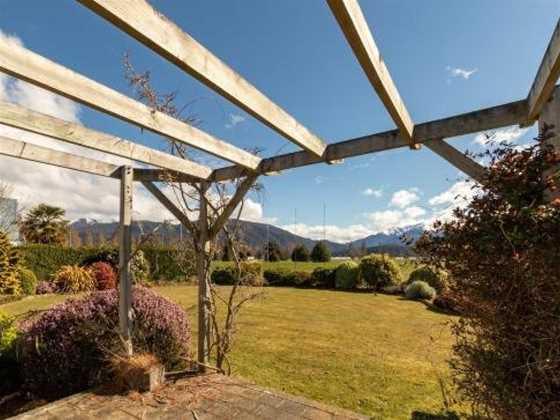 Kepler Retreat - Te Anau Holiday Home