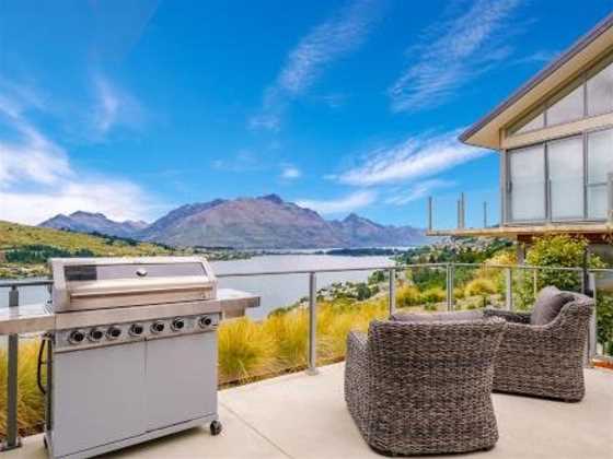 Queenstown Lake Views - Downstairs Apartment