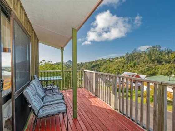 Coastal Hill Retreat - Tairua Holiday Home