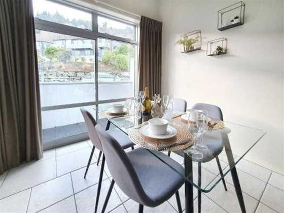 Lake View Greenstone Apartment ONE