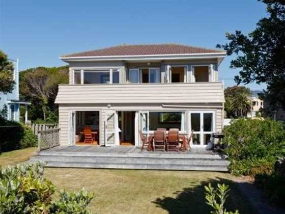 Turn of the Tides - Paraparaumu Beach Holiday Home