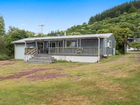 The Lake House - Taupo Holiday Home