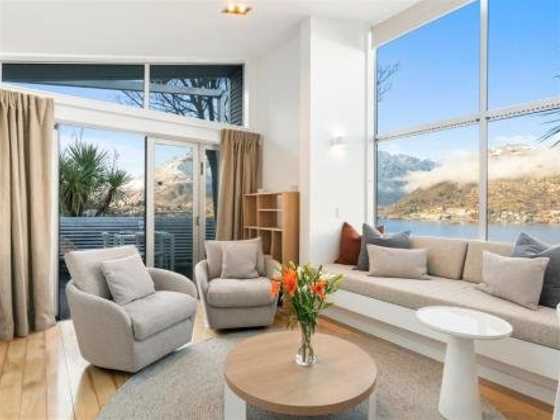A Stunning Stay - Queenstown Holiday Home