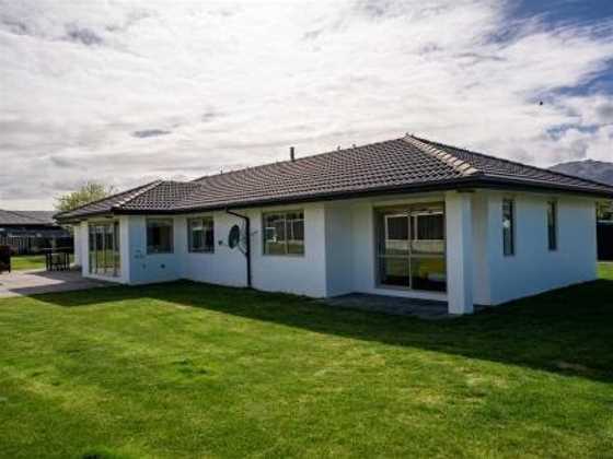 Pisa Perfection - Cromwell Holiday Home