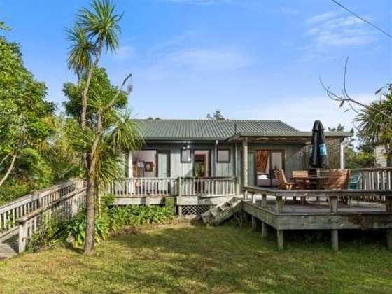 Riverview Retreat - Cooks Beach Holiday Home