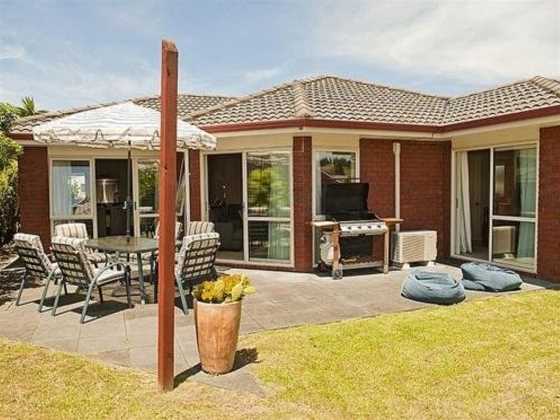 Bliss by the Beach - Whangamata Holiday Home