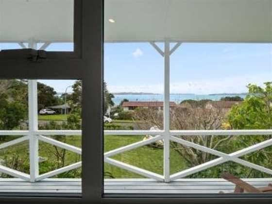 Tide and True - Algies Bay Holiday Home